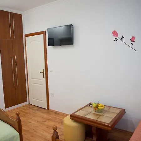 Apartments And Rooms Robi Podstrana Esterno foto